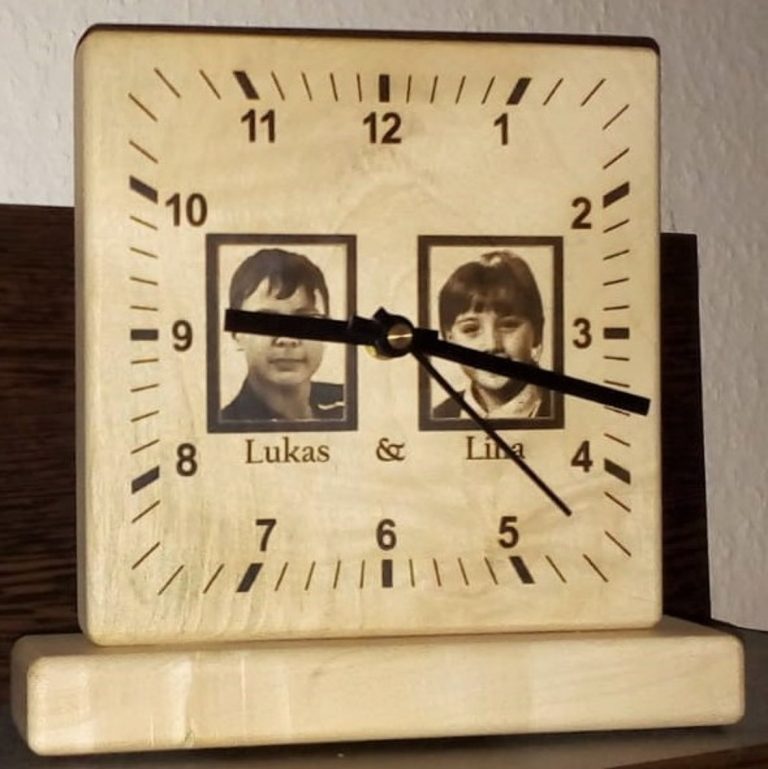 Uhr Ahorn